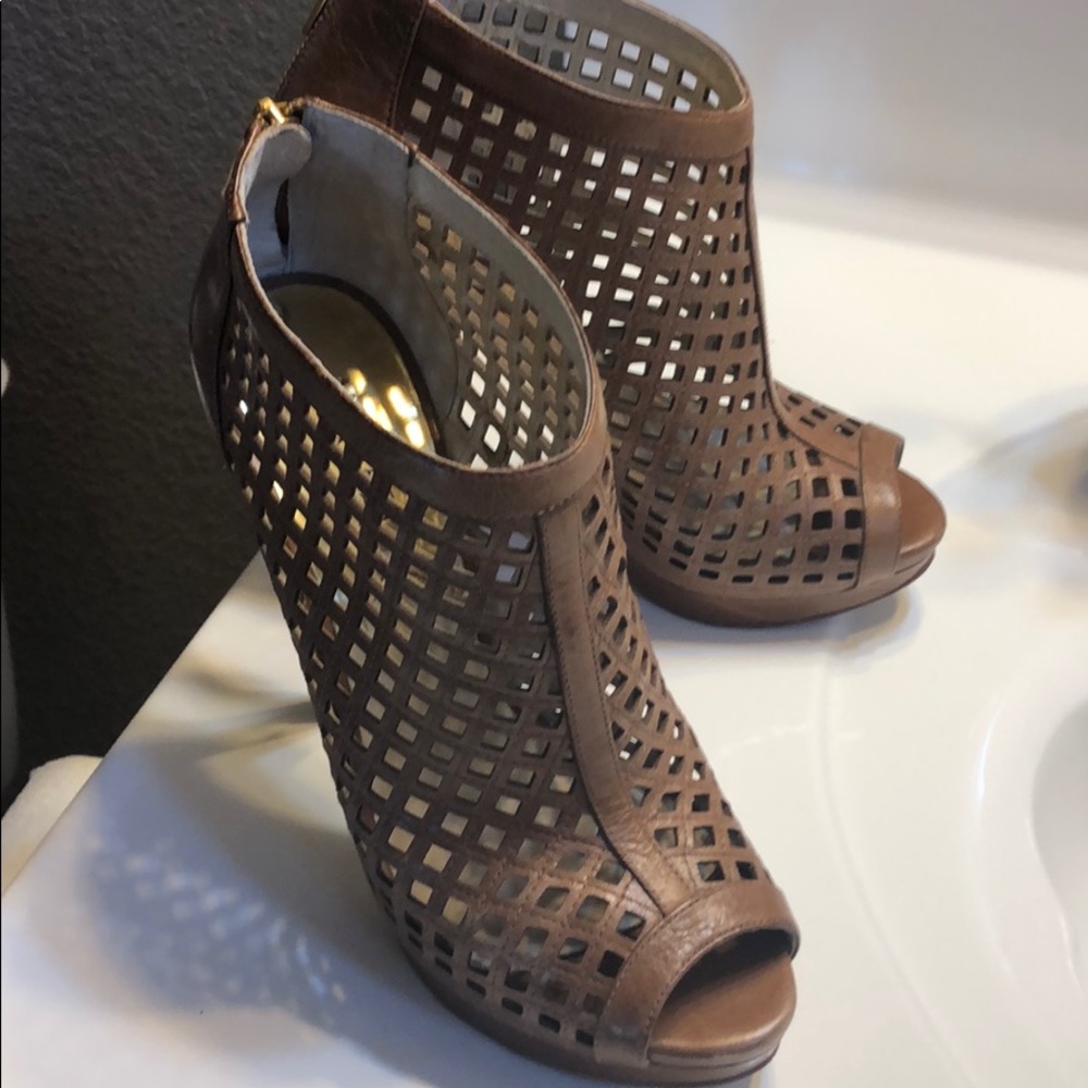 MK heels